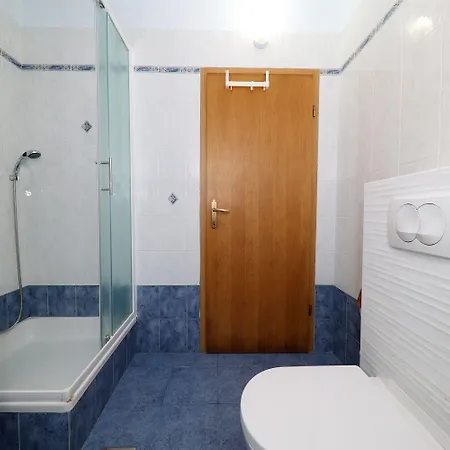 Apartment Gaspe Sutomiscica