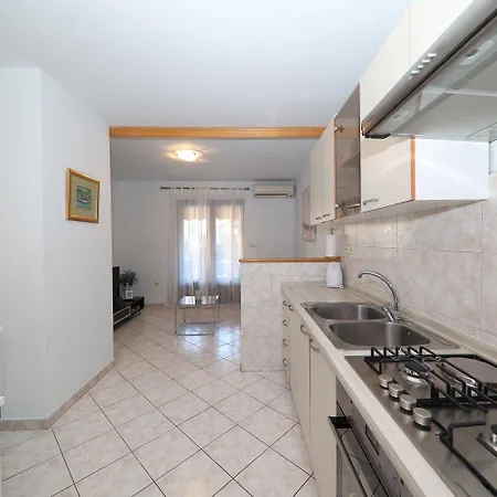 Gaspe Apartment Sutomiscica