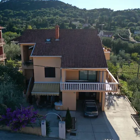 Gaspe Apartman *